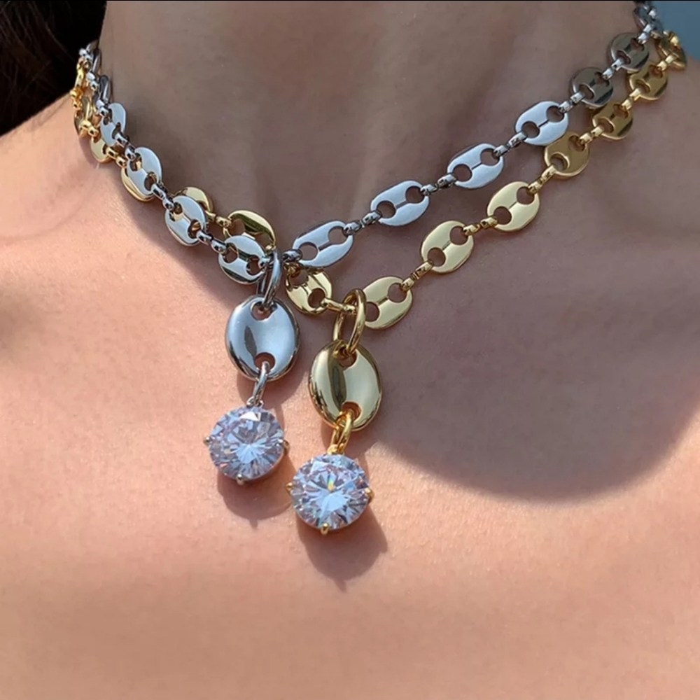 SOLD SOLD Gold Statement Necklace - Picture 2 of 3